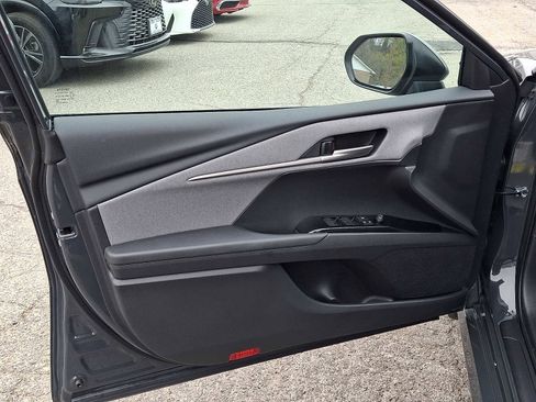 Used 2025 Toyota Camry LE w/ Convenience Package image 13