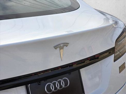 Used 2022 Tesla Model S image 12