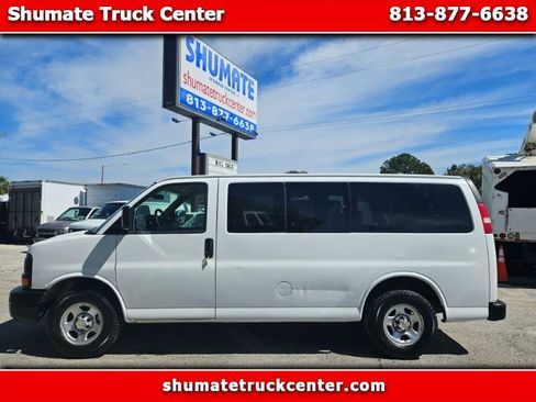 Used 2008 Chevrolet Express 1500 Passenger image 1