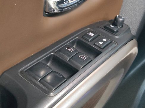 Used 2021 Nissan Titan Platinum Reserve w/ Moonroof Package image 27