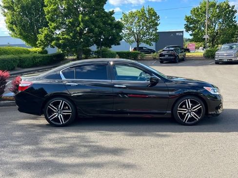 Used 2017 Honda Accord Sport Special Edition image 8