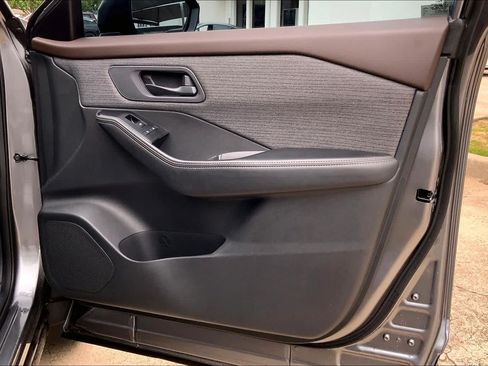 Used 2021 Nissan Rogue S AWD/4WD image 22