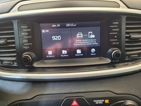 Used 2020 Kia Sorento LX AWD/4WD image 25