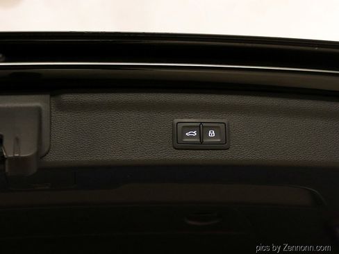 Used 2020 Audi Q3 2.0T Premium w/ Convenience Package image 28