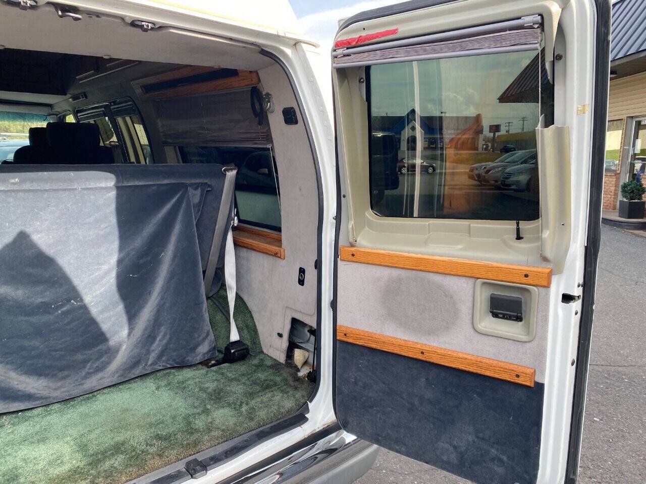 Used 1997 Ford E-150 and Econoline 150 RWD image 20