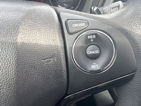 Used 2016 Honda HR-V EX image 17