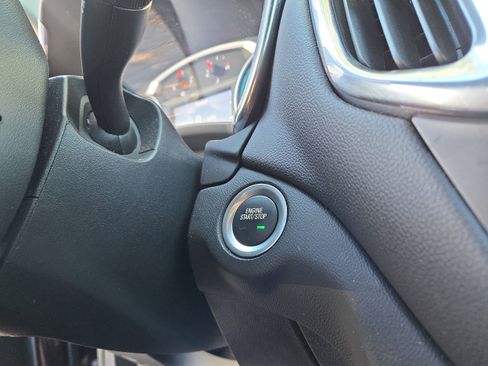 Used 2020 Chevrolet Equinox LT image 41