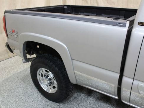 Used 2006 Chevrolet Silverado 2500 LT w/ Onstar Plus Package image 12