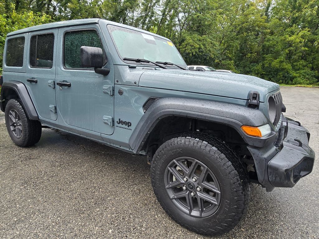 Used 2024 Jeep Wrangler Unlimited Sport AWD/4WD image 12