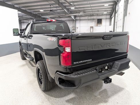 Used 2022 Chevrolet Silverado 2500 W/T w/ WT Convenience Package image 5