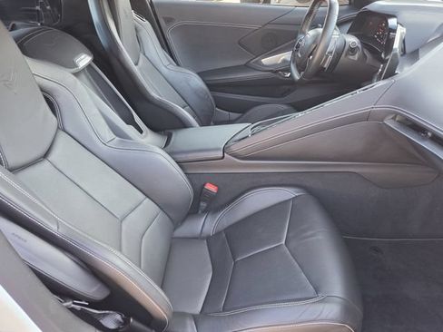 Used 2021 Chevrolet Corvette Stingray Coupe w/ Z51 Performance Package RWD image 14