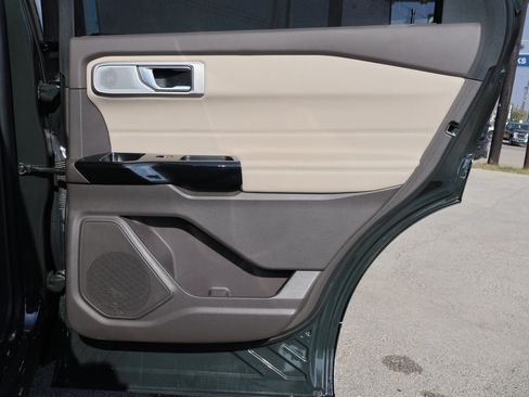 Used 2022 Ford Explorer Platinum w/ Equipment Group 601A image 37