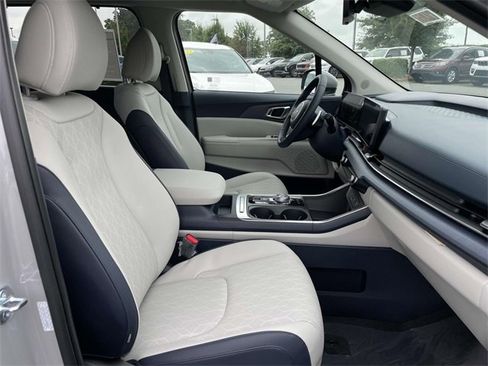 New 2026 Kia Carnival EX image 14