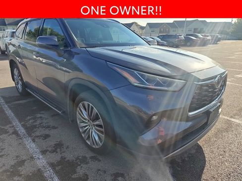 Used 2021 Toyota Highlander Platinum AWD/4WD image 3