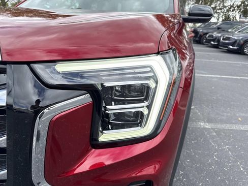 Used 2025 GMC Terrain Elevation w/ Elevation Premium Package image 9