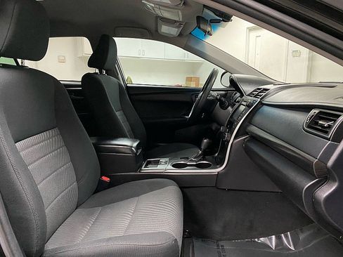 Used 2017 Toyota Camry LE image 16