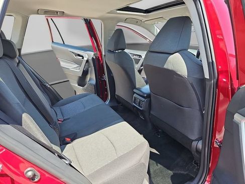 Used 2024 Toyota RAV4 XLE w/ Convenience Package FWD image 33
