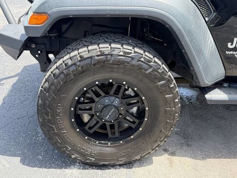 Used 2018 Jeep Wrangler Unlimited Sport S AWD/4WD image 15