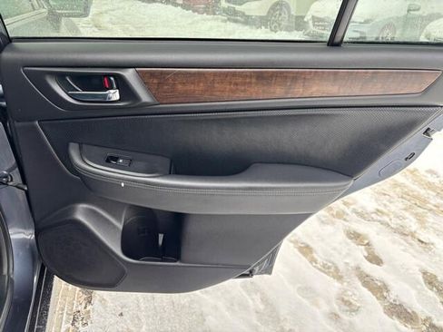 Used 2017 Subaru Outback 2.5i Limited image 14