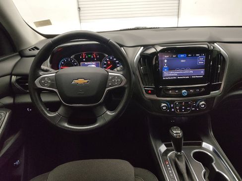 Used 2020 Chevrolet Traverse LT image 22