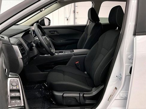 New 2025 Nissan Rogue S image 9