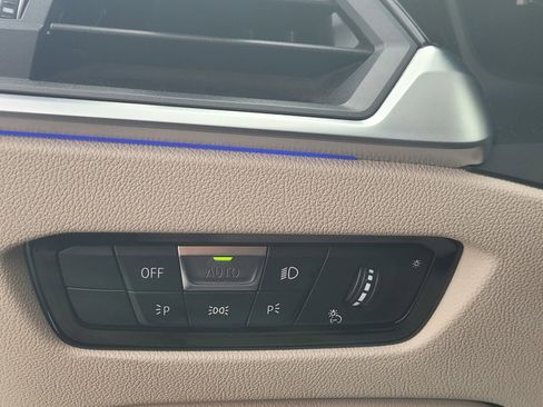 Used 2019 BMW 330i Sedan w/ Convenience Package image 39