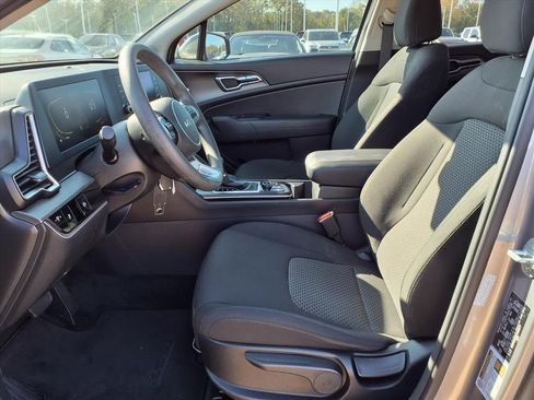 Used 2023 Kia Sportage LX image 16