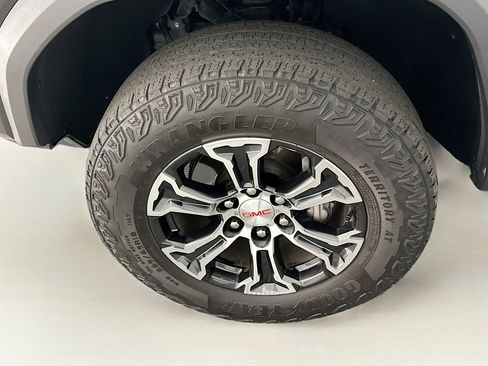 Used 2023 GMC Canyon AT4 w/ AT4 Premium Package AWD/4WD image 11
