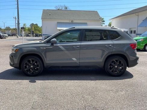 Used 2022 Volkswagen Taos SE w/ Driver Assistance Package image 28