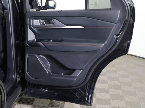 Used 2025 Ford Explorer ST AWD/4WD image 33