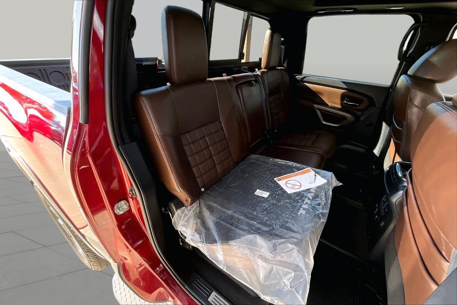 Used 2020 Nissan Titan Platinum Reserve w/ Moonroof Package AWD/4WD image 19