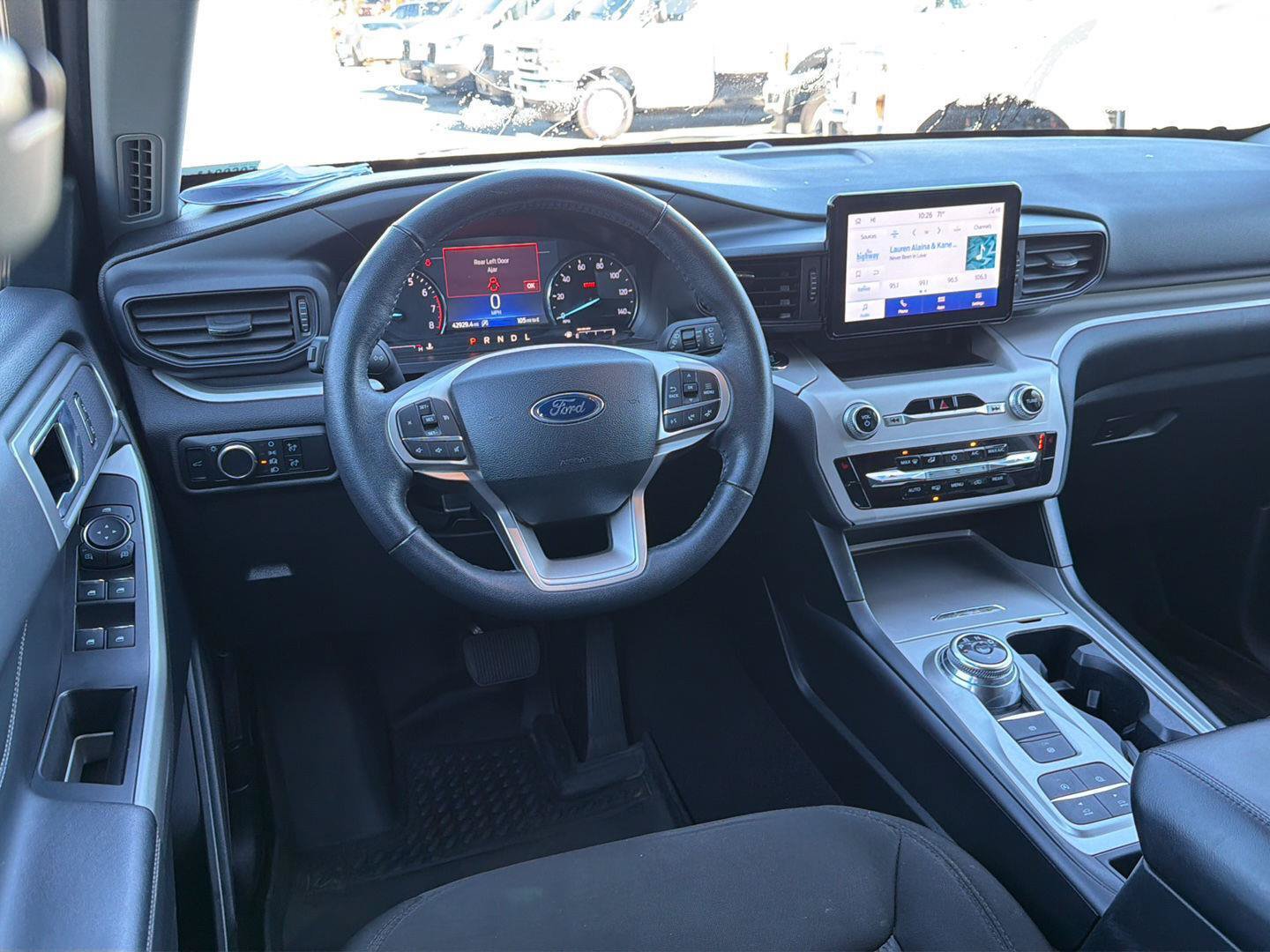 Certified 2024 Ford Explorer XLT RWD image 19