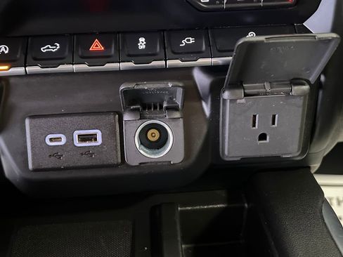 Used 2022 GMC Sierra 1500 AT4 w/ AT4 Premium Package image 35