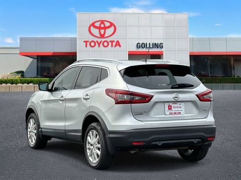 Used 2021 Nissan Rogue Sport SV FWD image 4