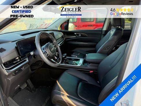 Used 2025 Kia Carnival SX w/ SX Dark Edition Package FWD image 4