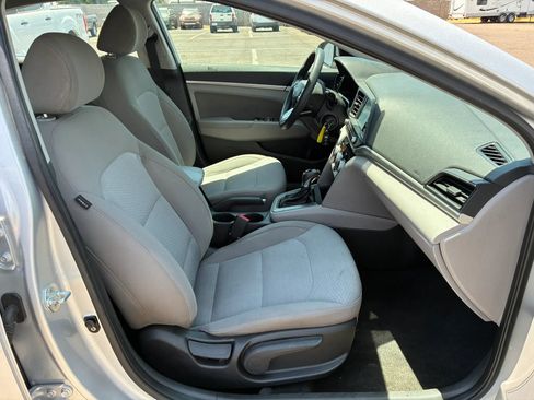 Used 2019 Hyundai Elantra SEL FWD image 24