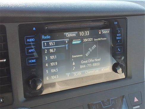 Used 2017 Toyota Sienna LE image 6