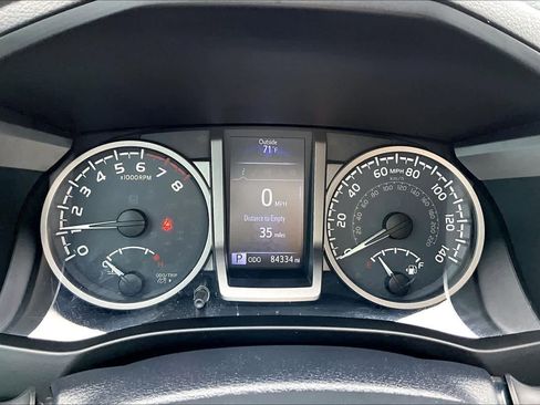 Used 2019 Toyota Tacoma SR5 RWD image 25