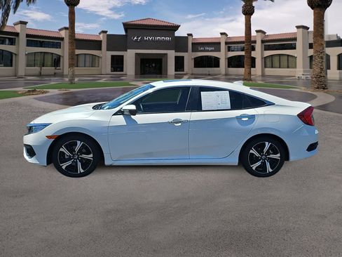 Used 2018 Honda Civic Touring image 5
