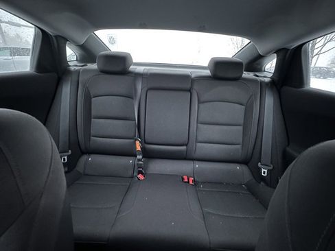 Used 2017 Chevrolet Malibu LT image 24