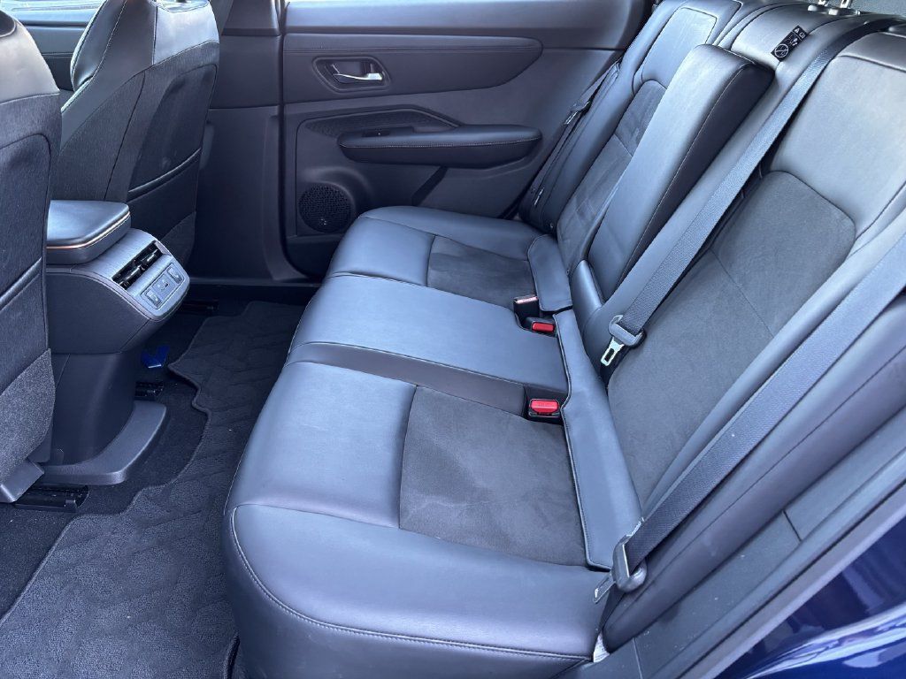 Used 2024 Nissan Ariya AWD image 23