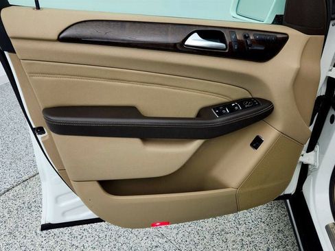 Used 2014 Mercedes-Benz ML 350 4MATIC 4dr ML 350 with Premium image 11