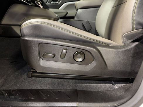 Used 2024 Chevrolet Colorado ZR2 w/ ZR2 Convenience Package III image 30