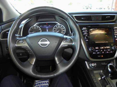 Used 2024 Nissan Murano SV AWD/4WD image 6