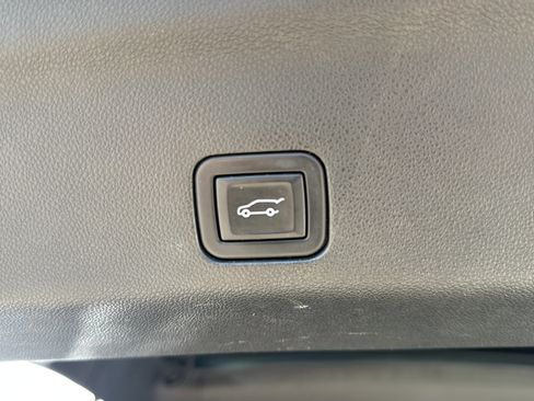 Used 2024 Chevrolet Tahoe High Country image 30