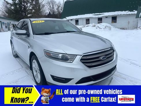Used 2019 Ford Taurus SEL image 2