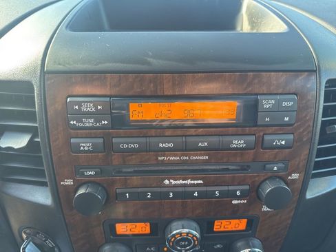 Used 2011 Nissan Titan S image 15