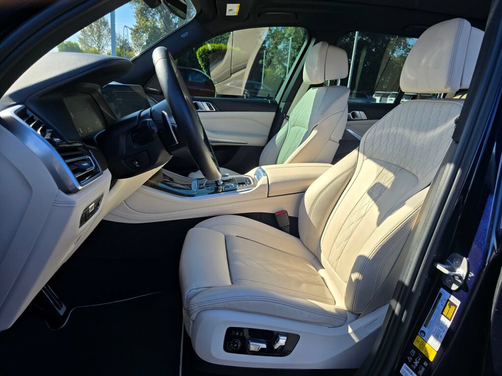 Used 2020 BMW X5 xDrive40i w/ M Sport Package AWD/4WD image 14