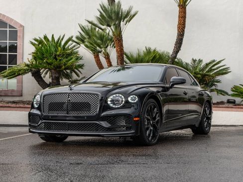 Used 2024 Bentley Flying Spur S V8 image 38