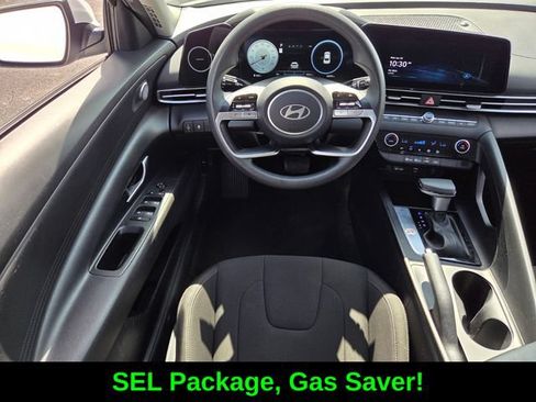 Used 2024 Hyundai Elantra SEL FWD image 12